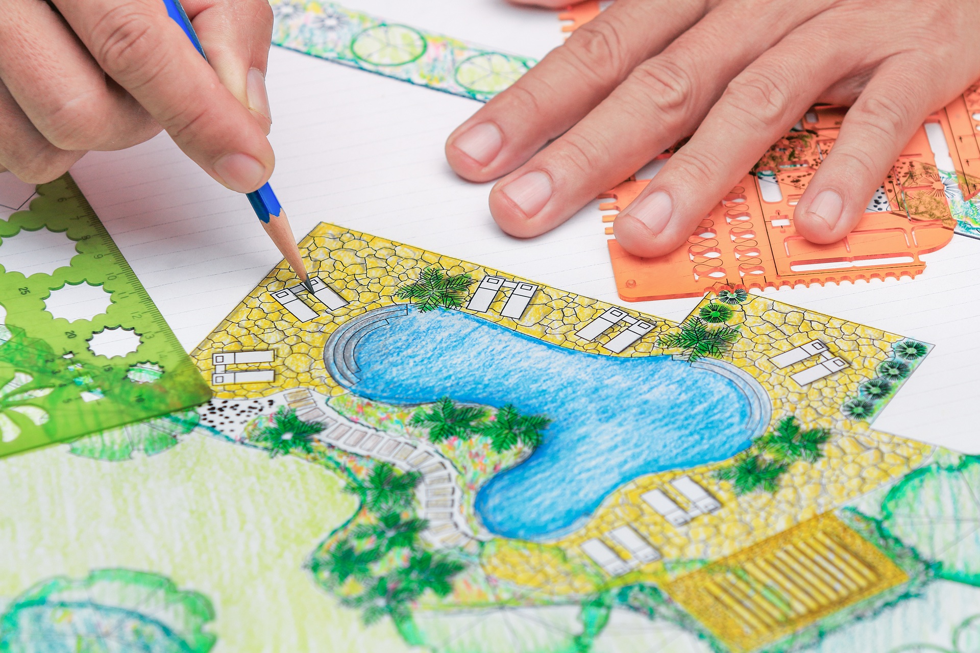 Poolgestaltung mit Gartenplan und Handzeichnung | Pools kaufen 